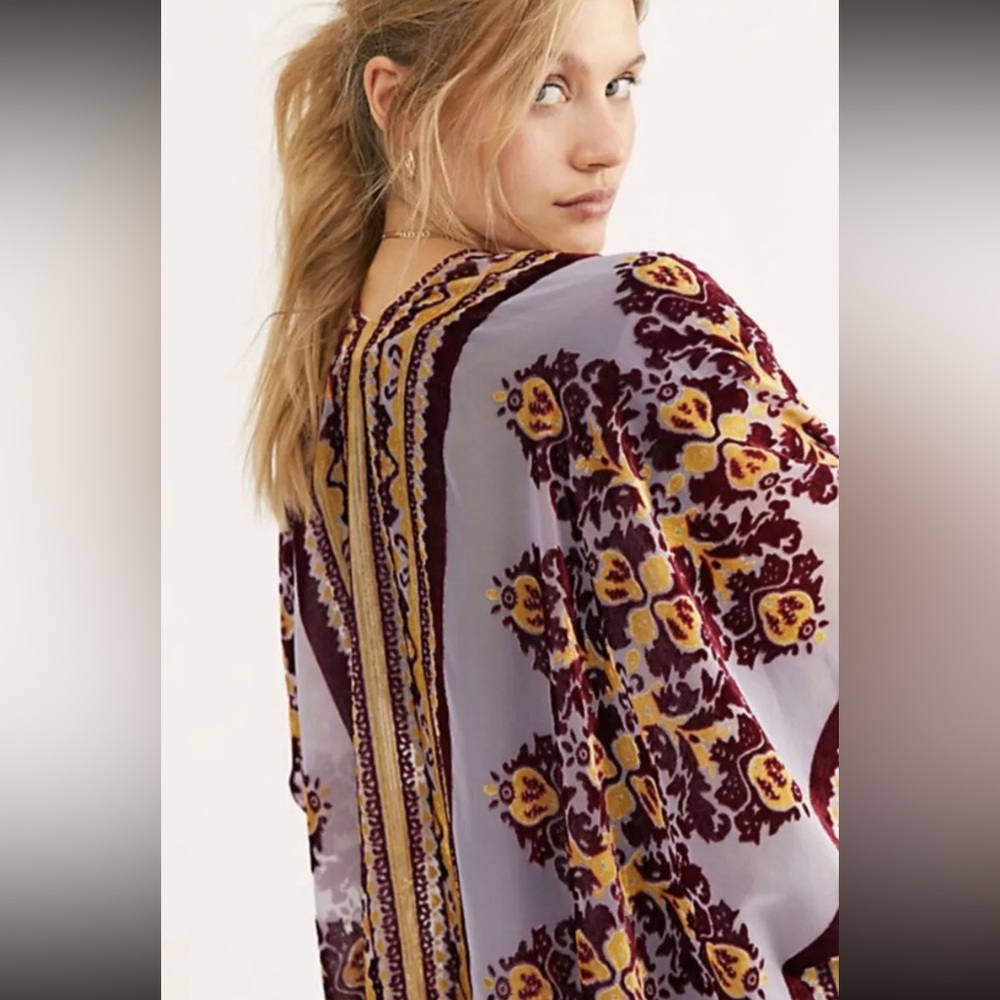 NWOT Free People Muse Burn Out Kimono Top One Size XS S M L Z133-3